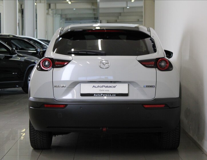 Mazda MX-30 4