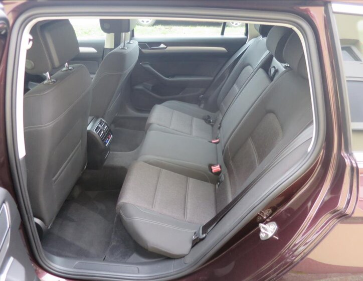 Volkswagen Passat Kombi 1,4 l 92 kw