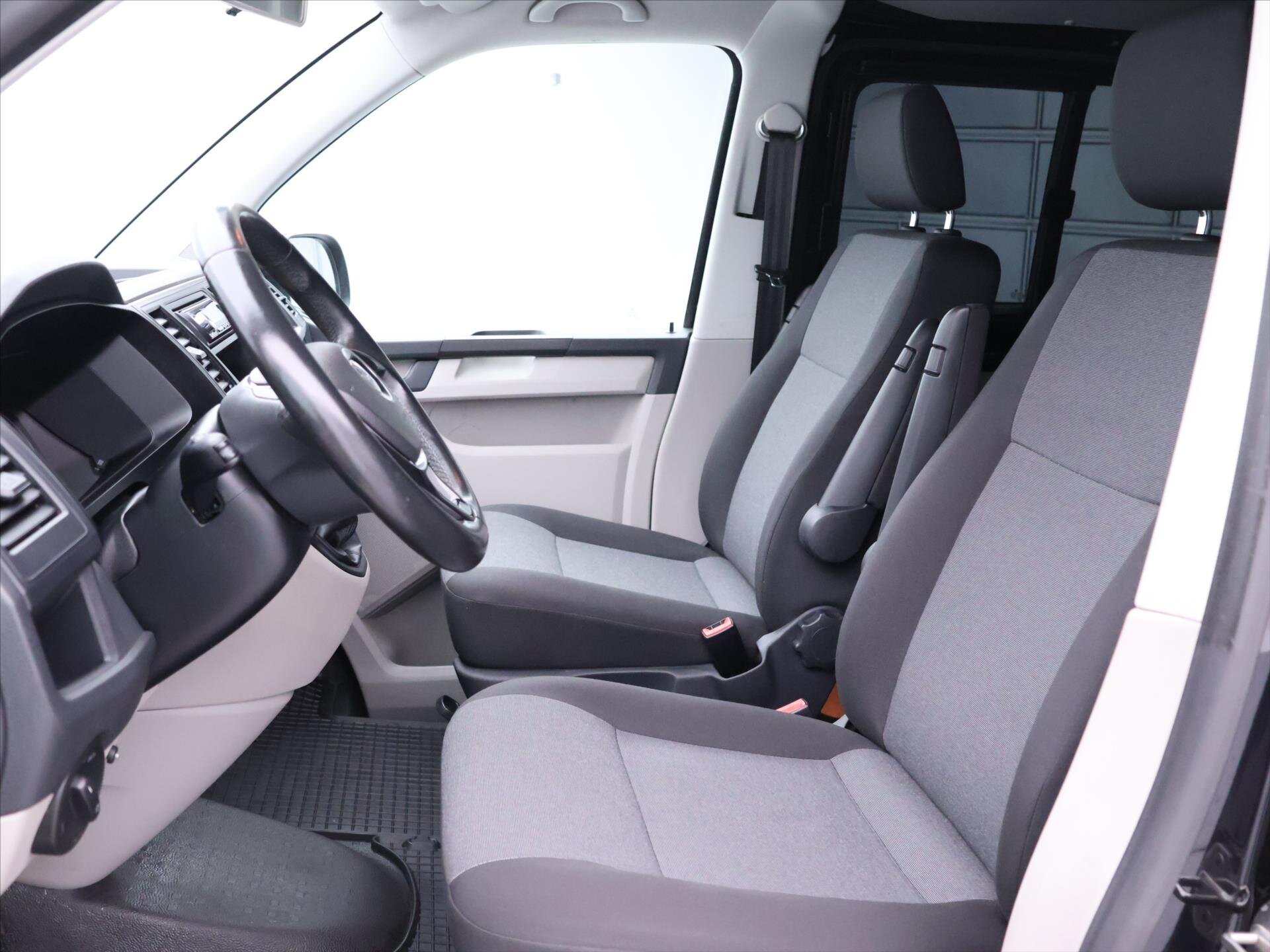 Volkswagen Transporter Kombi 2,0 l 110 kw