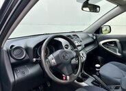 Toyota RAV4 SUV / Terénní 2,2 l 100 kw