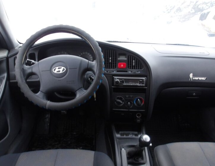 Hyundai Elantra Sedan 1,6 l 77 kw