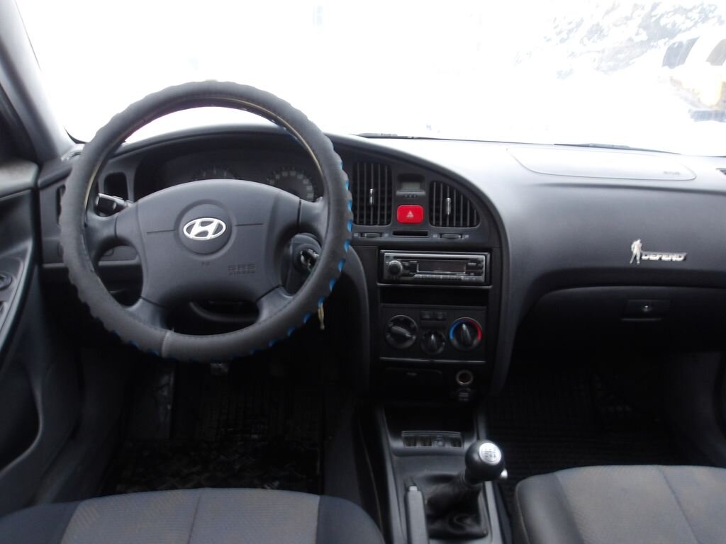 Hyundai Elantra Sedan 1,6 l 77 kw