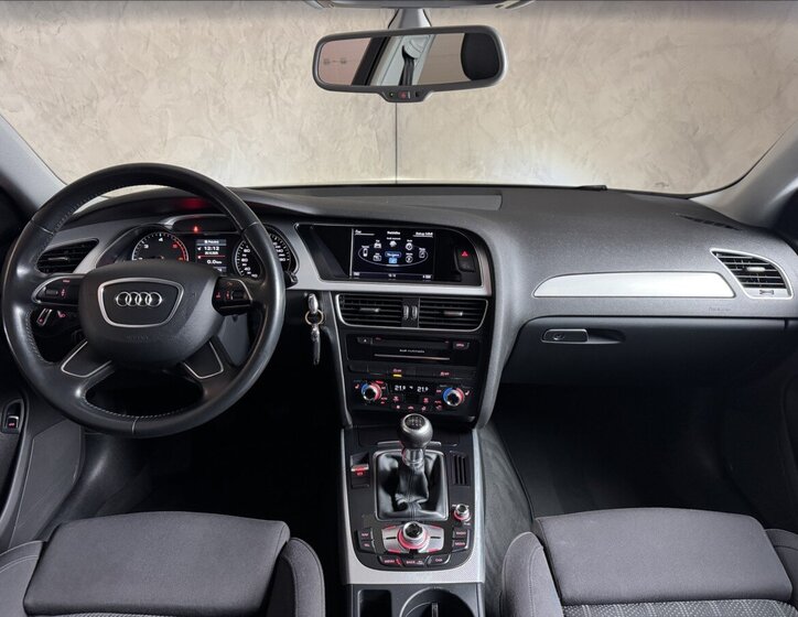 Audi A4 16