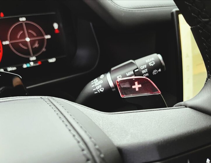 Land Rover Defender SUV / Terénní 4,4 l 467 kw