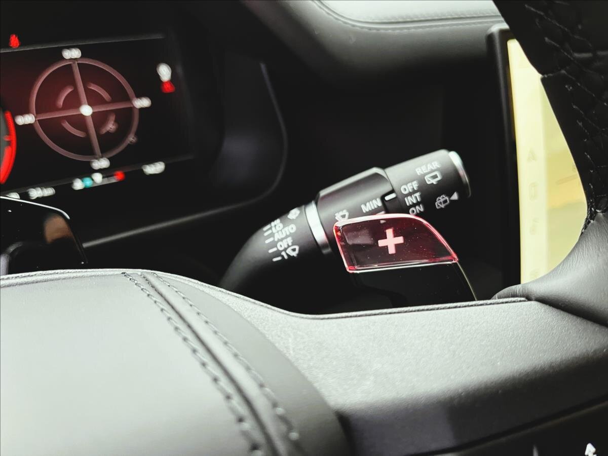 Land Rover Defender SUV / Terénní 4,4 l 467 kw