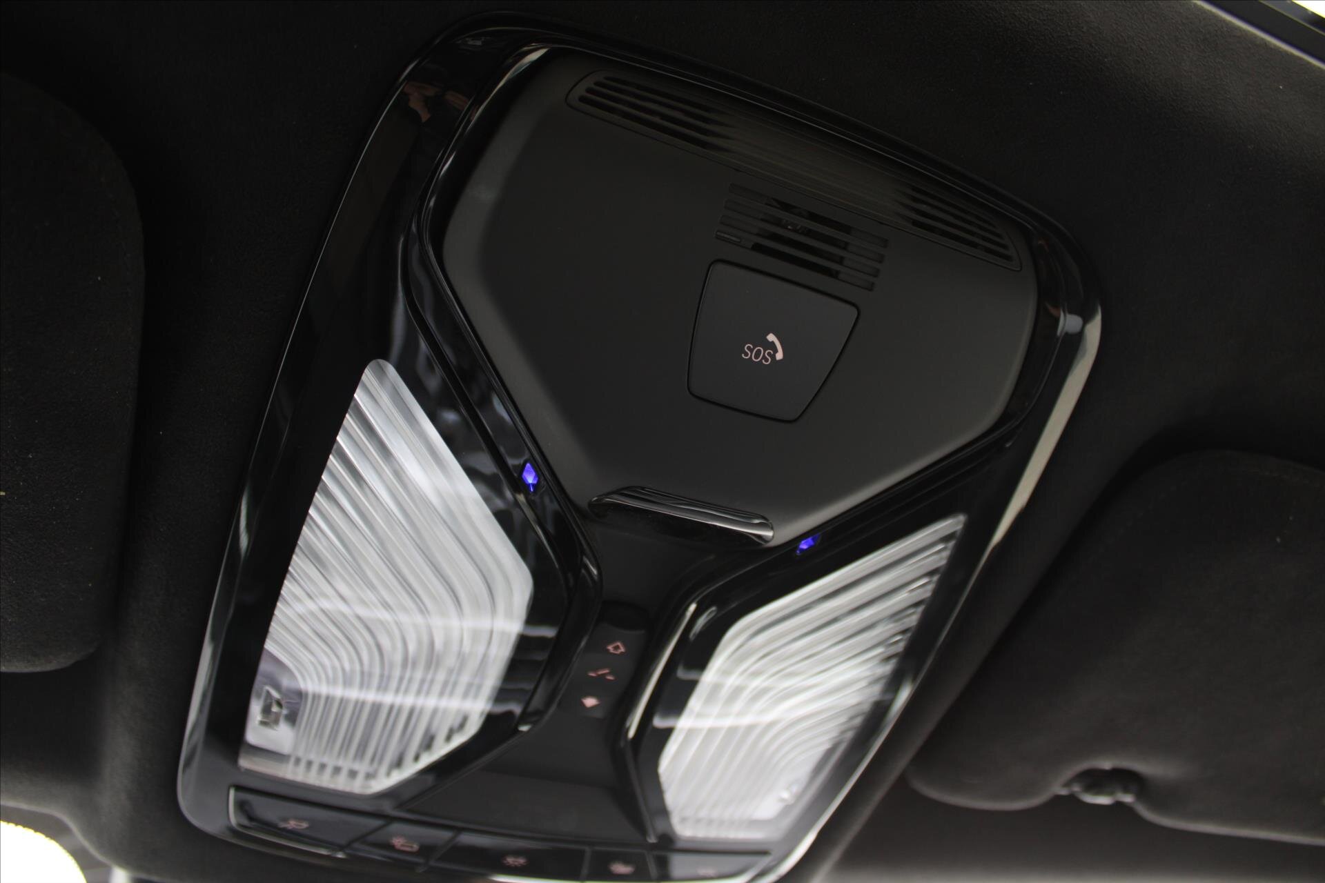 BMW X7 SUV 4,4 l 390 kw