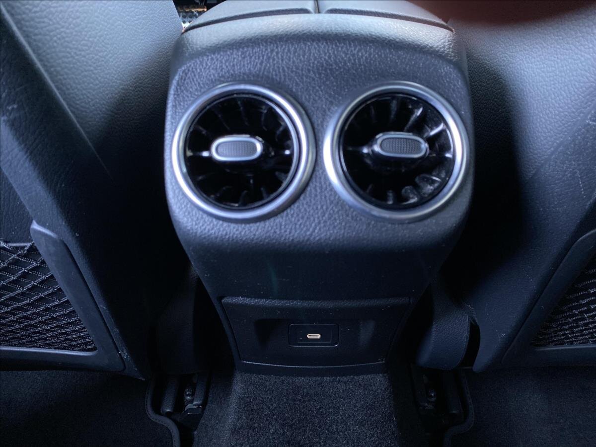 Mercedes-Benz CLA Kupé 2,0 l 110 kw