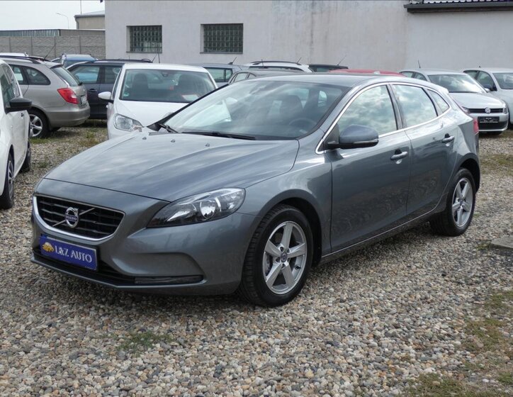 Volvo V40 1