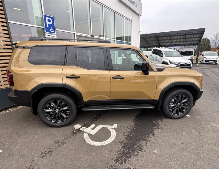 Toyota Land Cruiser SUV 2,8 l 150 kw