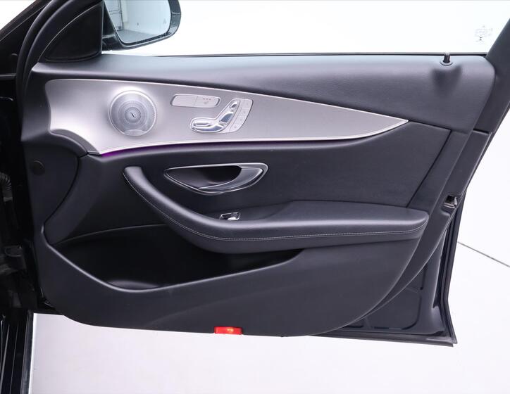 Mercedes-Benz Třídy E 14