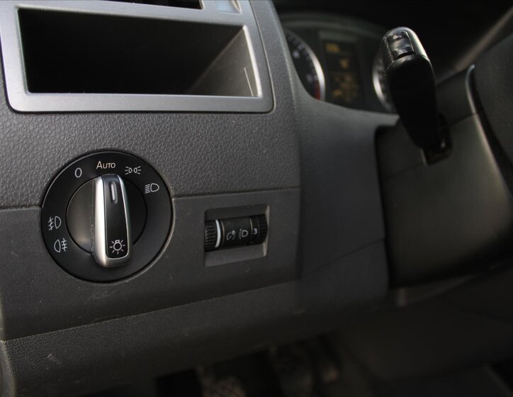 Volkswagen Multivan Kombi 2,0 l 103 kw