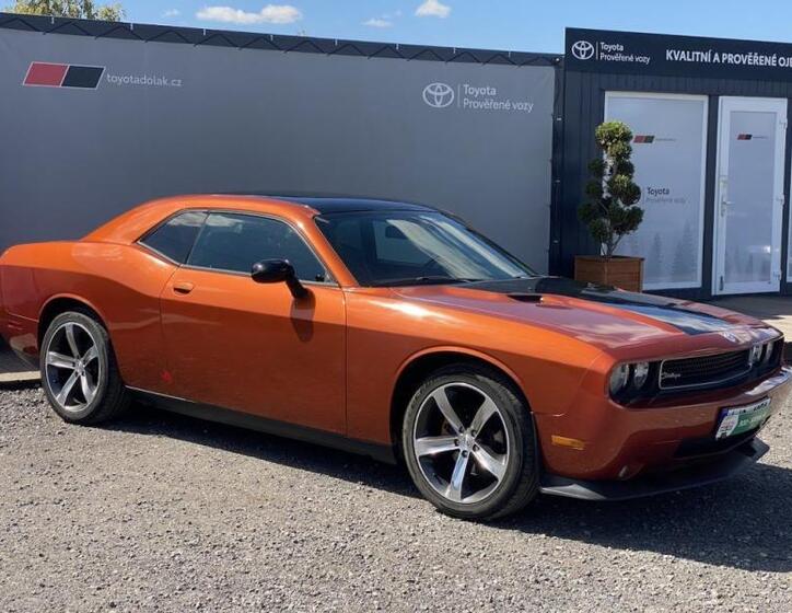 Dodge Challenger 1