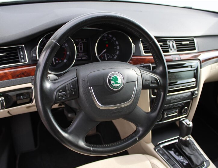 Škoda Superb 14