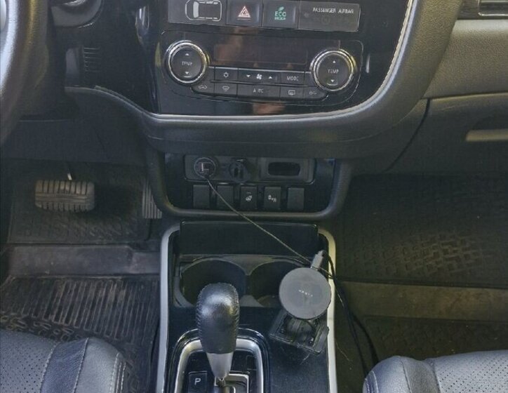 Mitsubishi Outlander 8