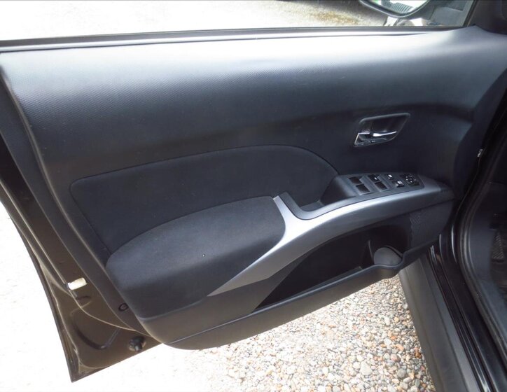 Mitsubishi Outlander SUV / Terénní 2,4 l 125 kw