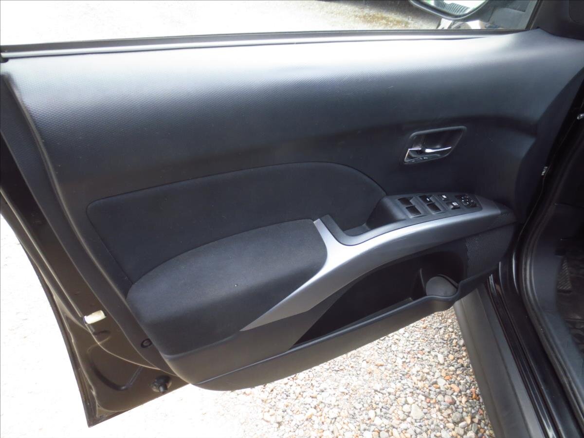 Mitsubishi Outlander SUV / Terénní 2,4 l 125 kw