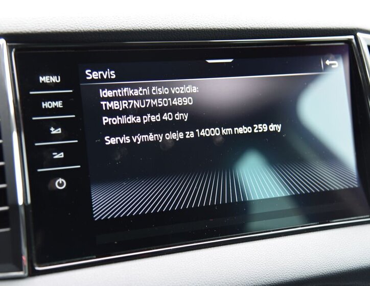 Škoda Karoq SUV / Terénní 1,5 l 110 kw