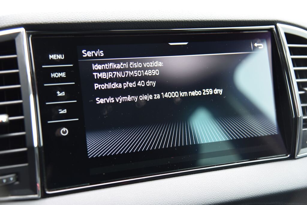 Škoda Karoq SUV / Terénní 1,5 l 110 kw