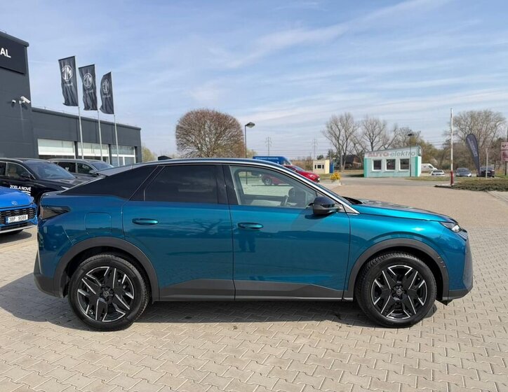 Peugeot 3008 SUV / Terénní 1,2 l 107 kw