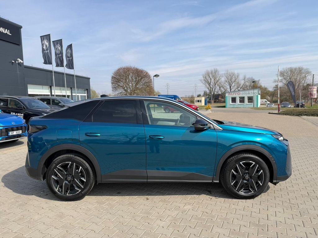 Peugeot 3008 SUV / Terénní 1,2 l 107 kw