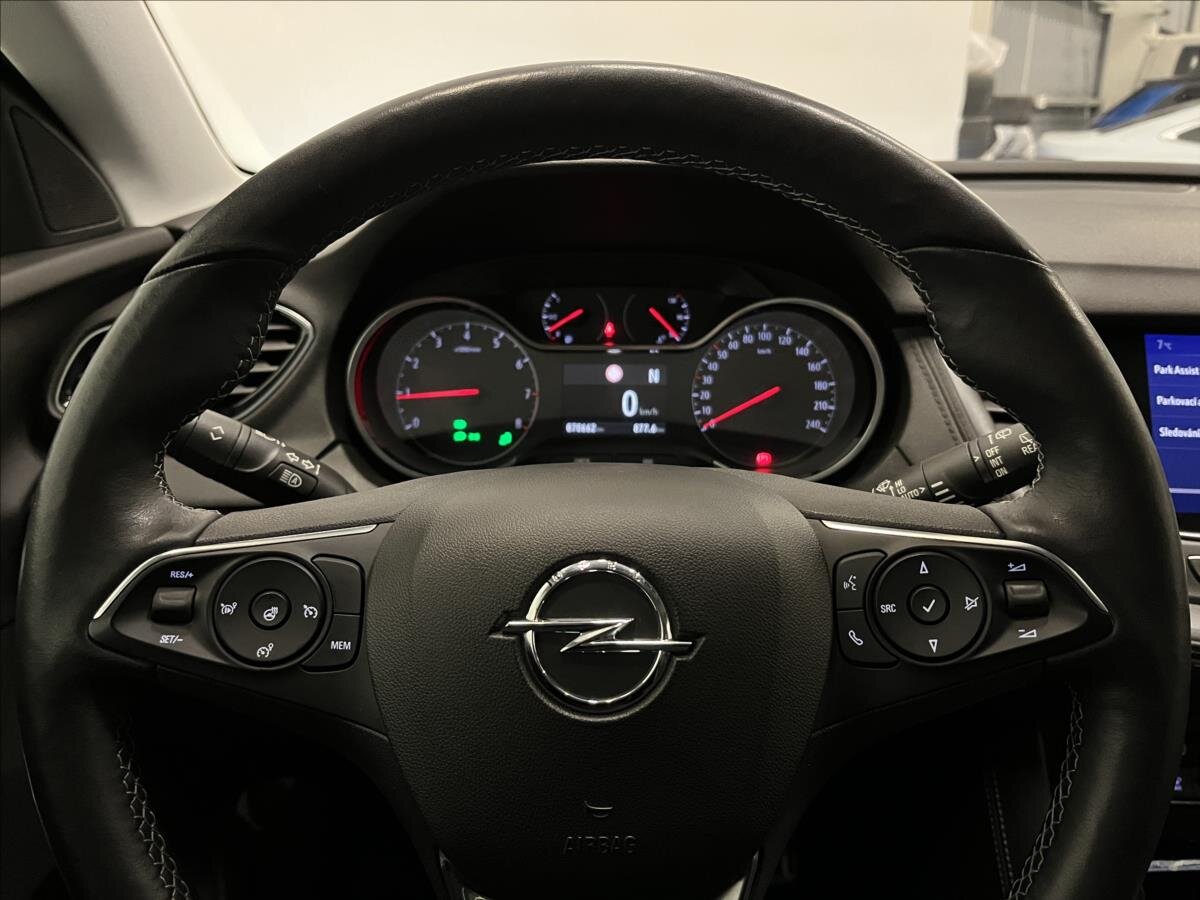 Opel Grandland X SUV / Terénní 1,2 l 96 kw