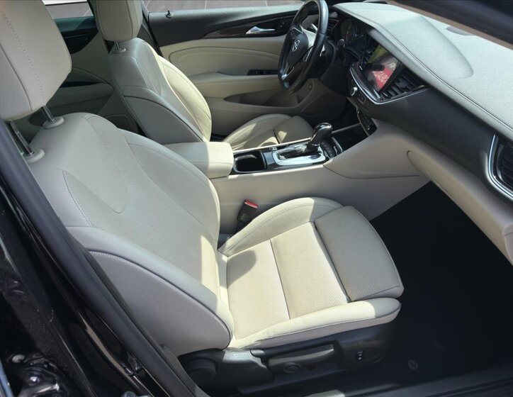 Opel Insignia Kombi 2,0 l 154 kw