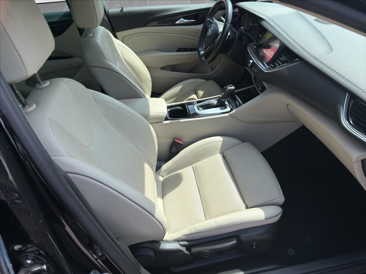Opel Insignia Kombi 2,0 l 154 kw