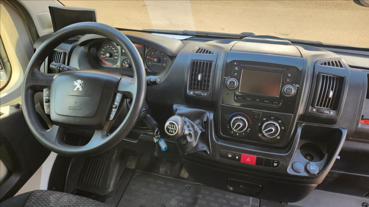 Peugeot Boxer Valník 2,0 l 96 kw