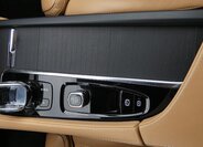 Volvo XC90 SUV / Terénní 2,0 l 220 kw