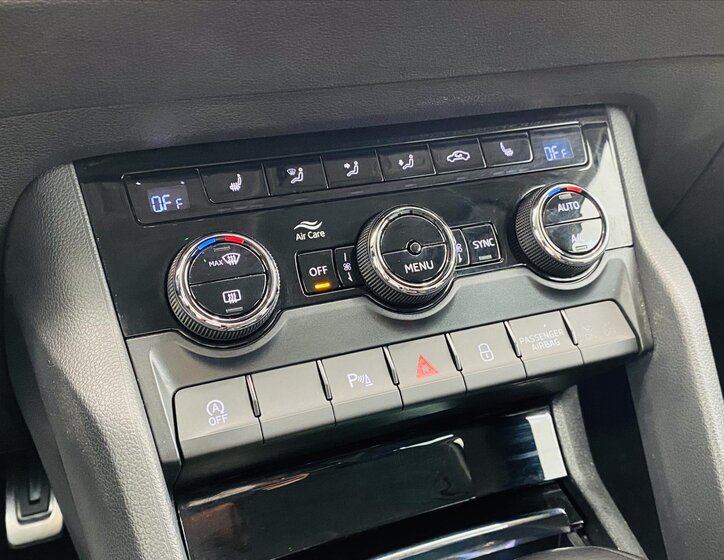 Škoda Karoq SUV / Terénní 1,5 l 110 kw