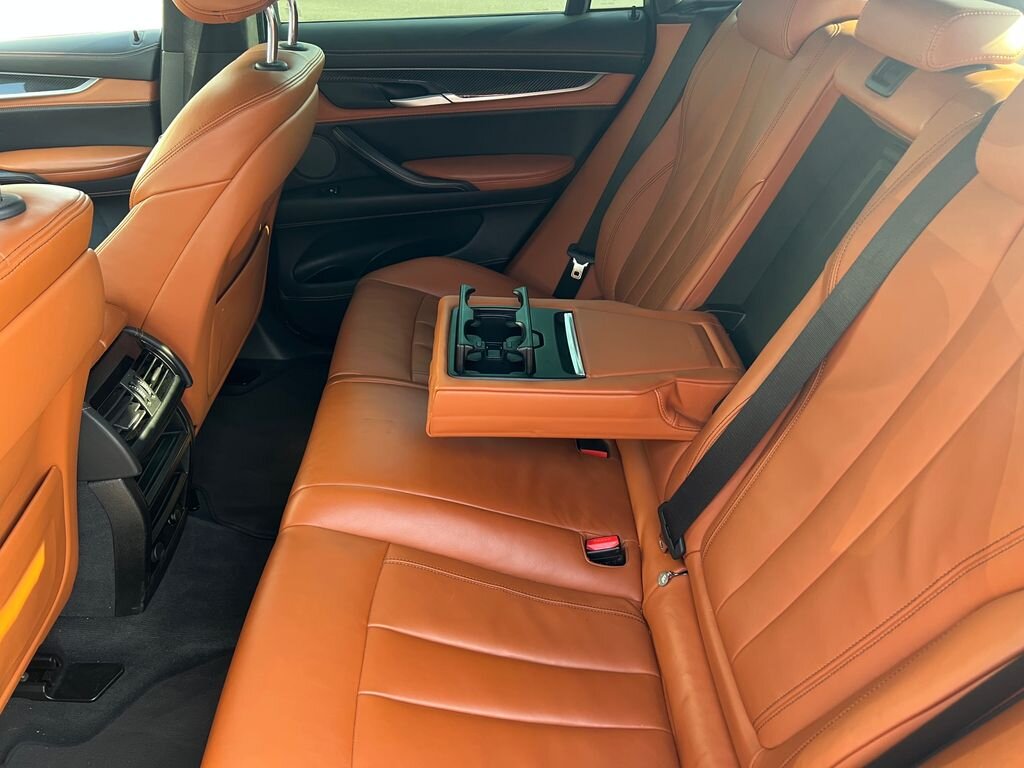 BMW X6 SUV / Terénní 4,4 l 512 kw