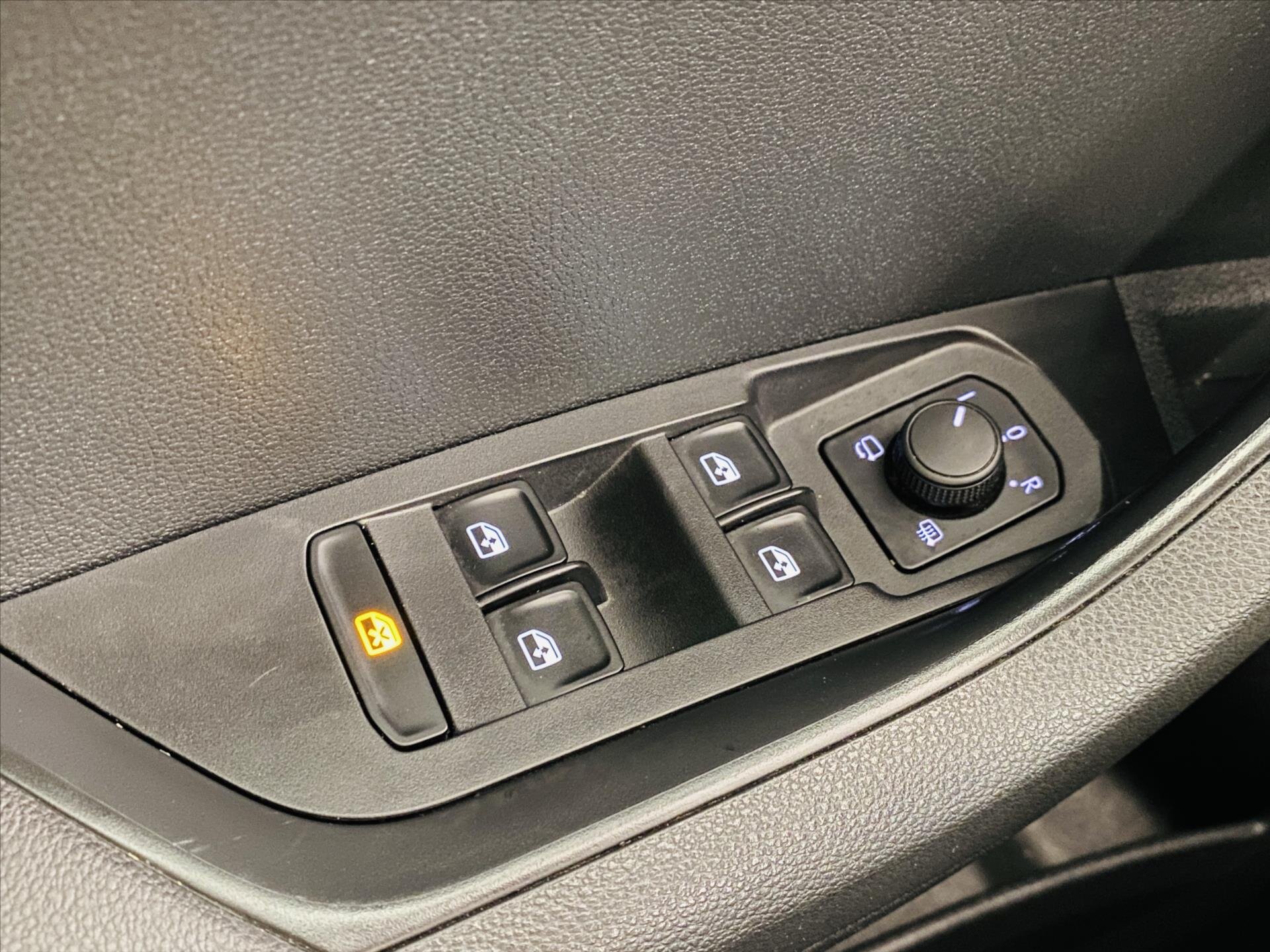 Škoda Karoq SUV / Terénní 1,5 l 110 kw