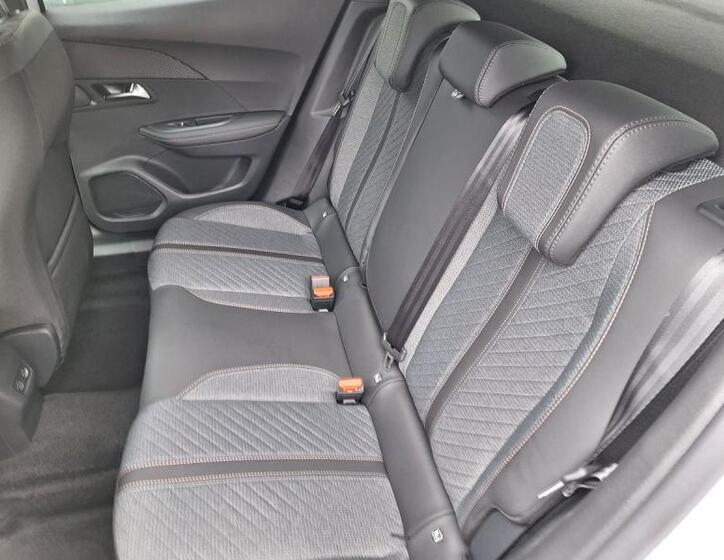 Peugeot 2008 5