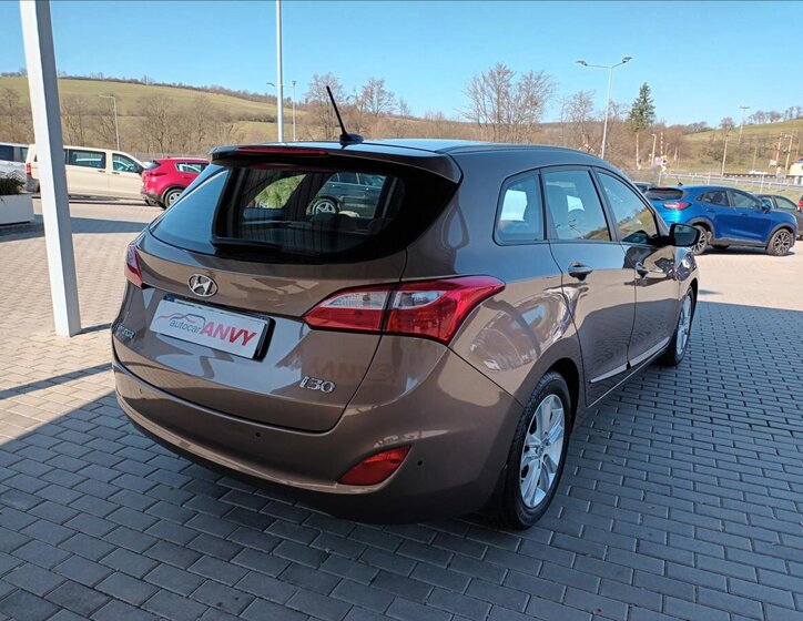Hyundai i30 Kombi 1,6 l 99 kw