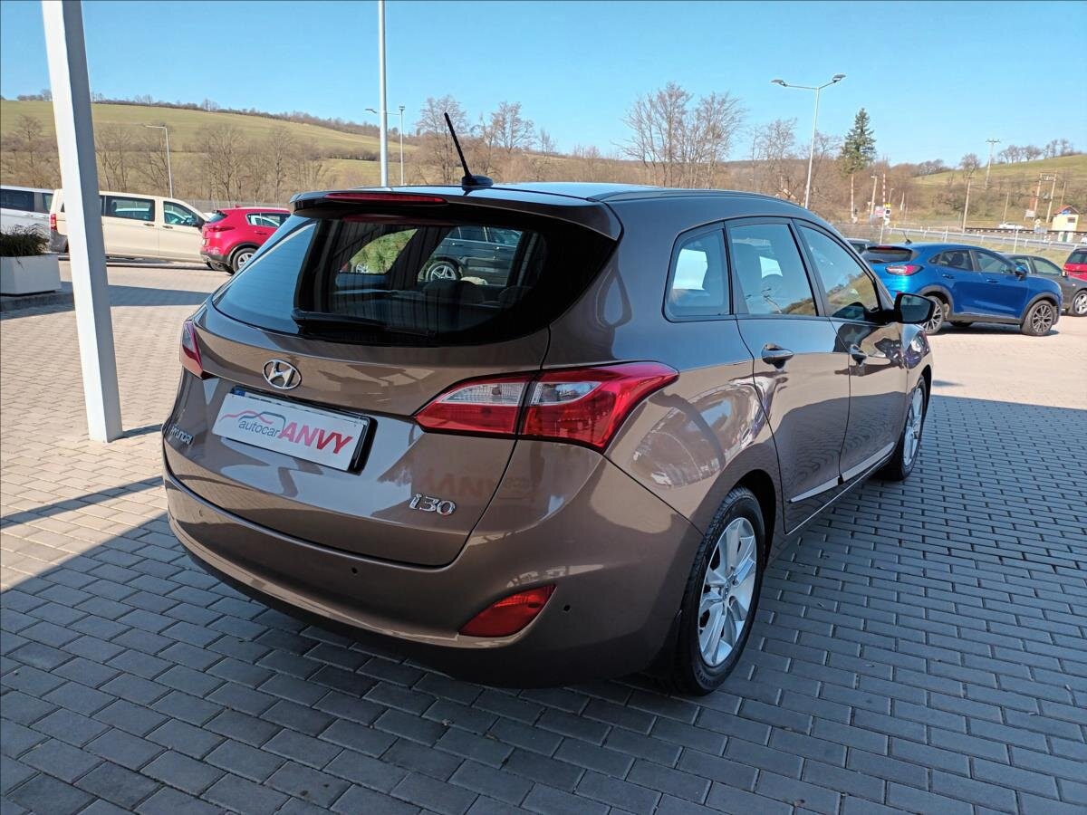 Hyundai i30 Kombi 1,6 l 99 kw