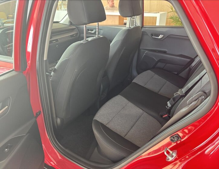 KIA Stonic CUV / Crossover 999,0 74 kw