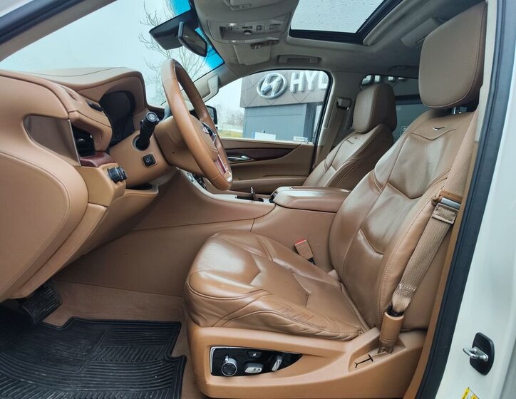 Cadillac Escalade 17