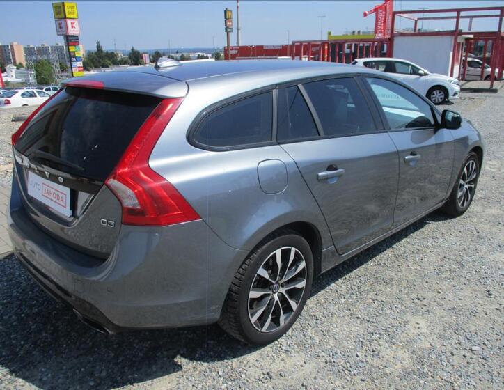 Volvo V60 5