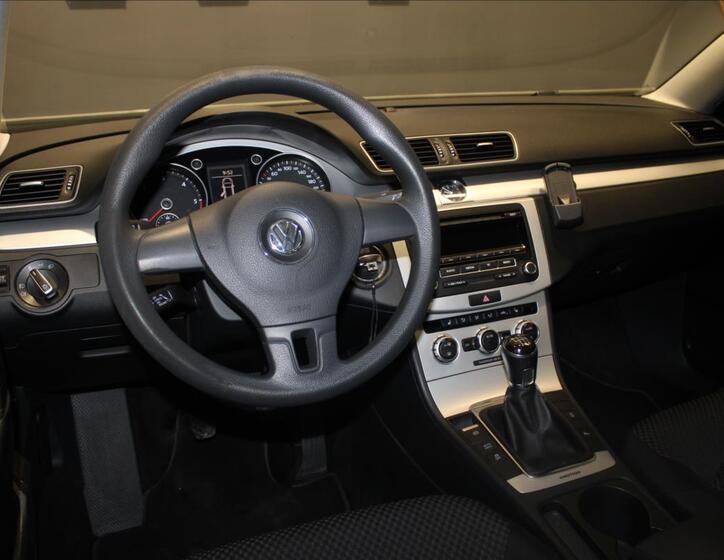 Volkswagen Passat 24