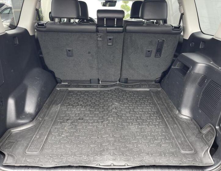 Toyota Land Cruiser 70