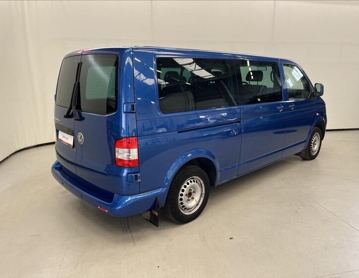 Volkswagen Caravelle 2