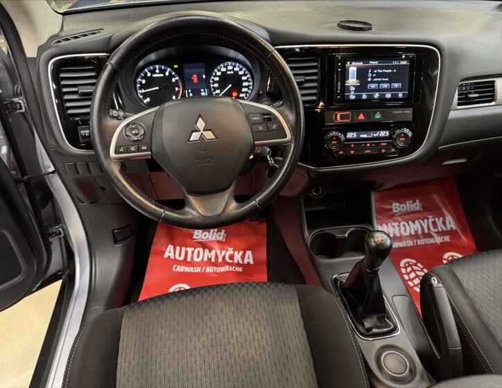 Mitsubishi Outlander SUV / Terénní 2,0 l 110 kw