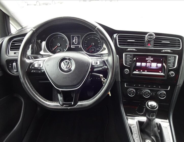 Volkswagen Golf Kombi 1,6 l 77 kw