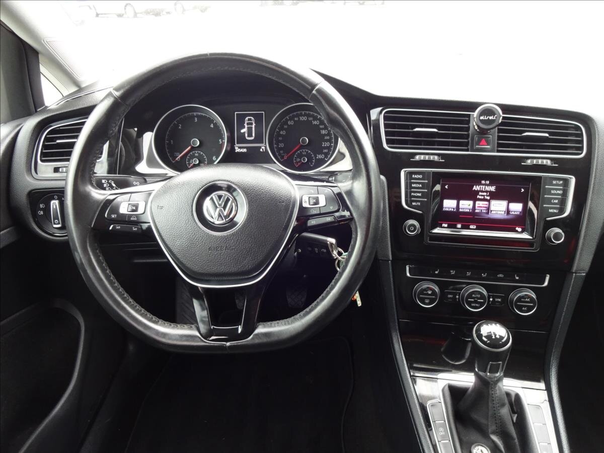 Volkswagen Golf Kombi 1,6 l 77 kw