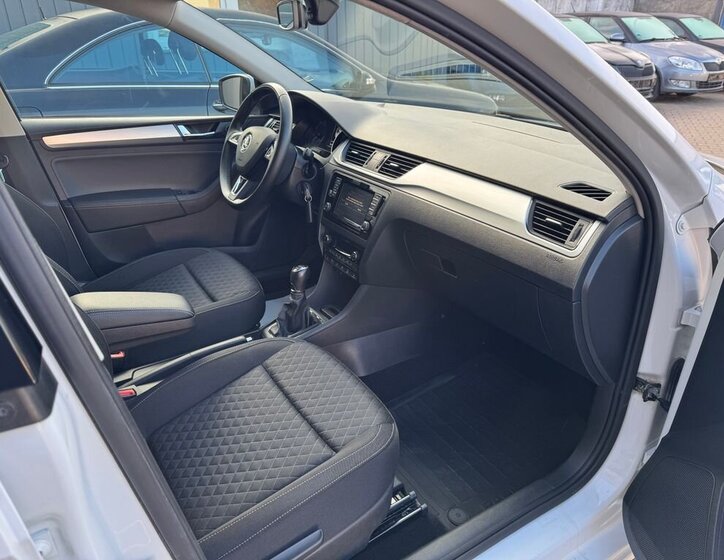 Škoda Rapid Hatchback 999,0 81 kw