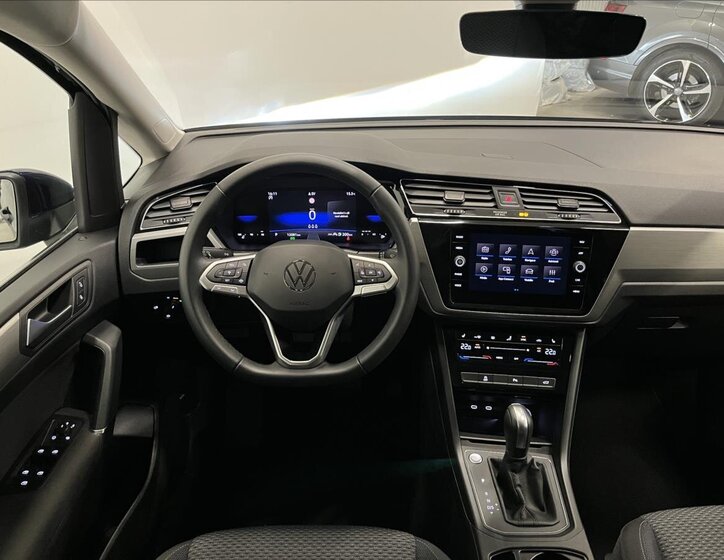Volkswagen Touran 7
