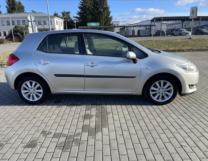 Toyota Auris 5