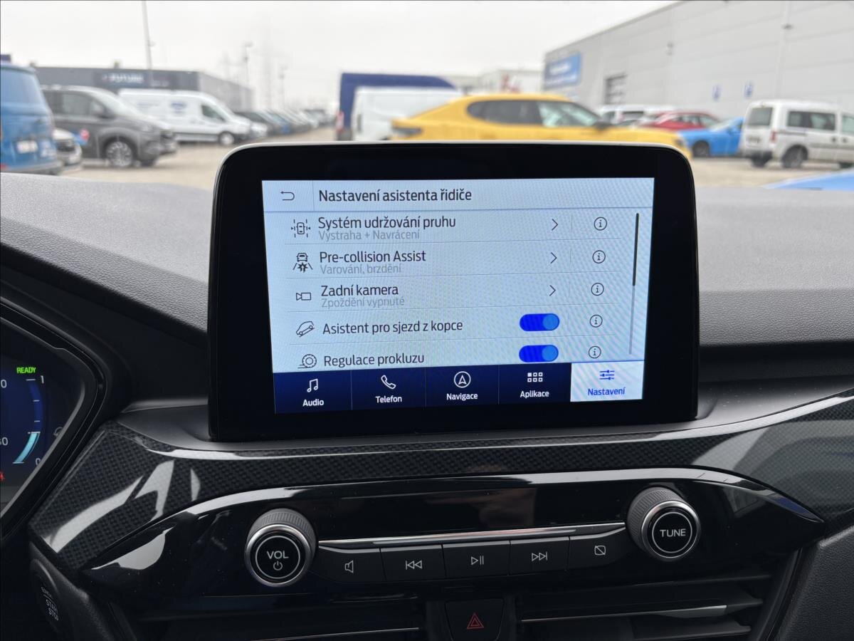 Ford Kuga SUV / Terénní 2,5 l 140 kw