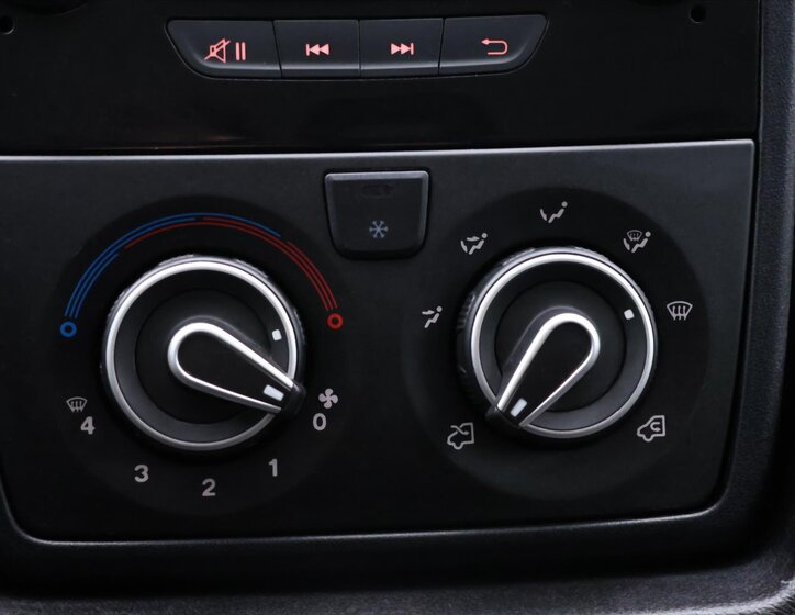 Peugeot Boxer Valník 2,0 l 96 kw