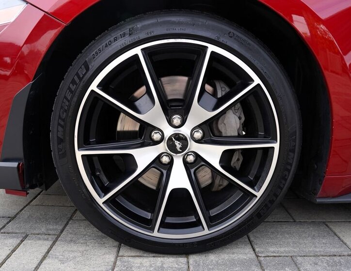 Ford Mustang Kupé 2,3 l 265 kw